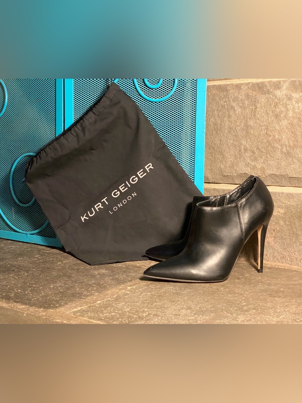 KURT GEIGER LONDON sleek black leather shoe booties,stiletto heels,Dust Bag,US 7